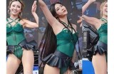 主播糖心在驿站精彩表演，吸引众多粉丝围观互动！