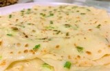 美味鸡蛋饼的制作秘籍，让你成为厨房里的糖心主播！