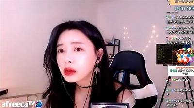 《心动直播间：主播背后的甜蜜故事》
