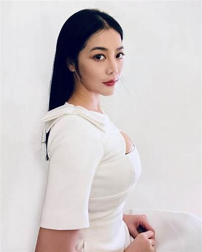 甜美主播生活瞬间分享，尽显可爱风采与迷人魅力