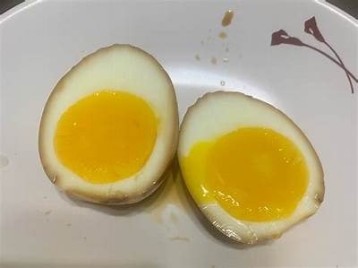 美食主播分享：香滑糖心鸡蛋饼的制作与品鉴之旅