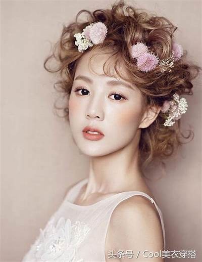 甜美主播婚纱风采图集，展现梦幻婚礼的美丽瞬间