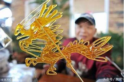 用糖创作的甜蜜心形艺术，主播带你领略甜蜜魅力！