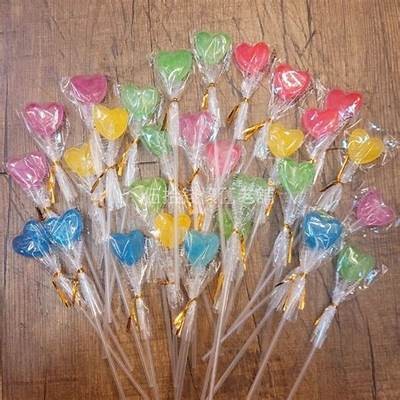 温暖瞬间：主播送棒棒糖传递爱的感动与心痛