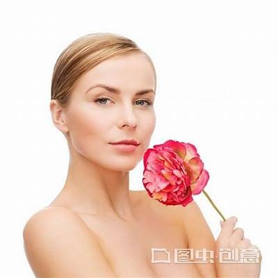 甜美外表与才华并存，皮蛋男主播的魅力之旅！