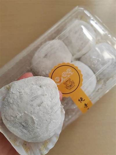 "甜美糖心主播：与您分享生活趣事与游戏乐趣的互动时光"